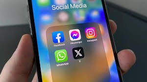 सोशल मीडिया पर उम्र‑आधारित सीमा का सुझाव: डिजिटल लत से निपटने के नए उपाय